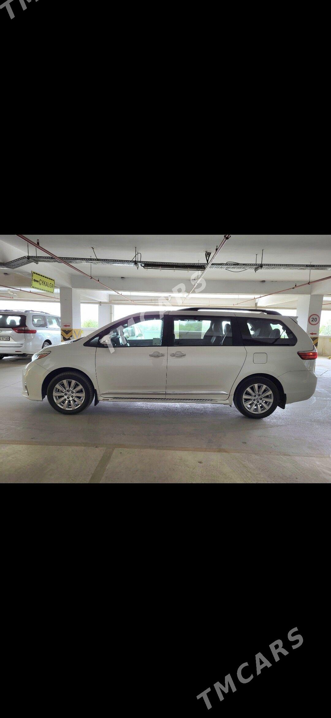 Toyota Sienna 2018 - 470 000 TMT - 9 мкр - img 4