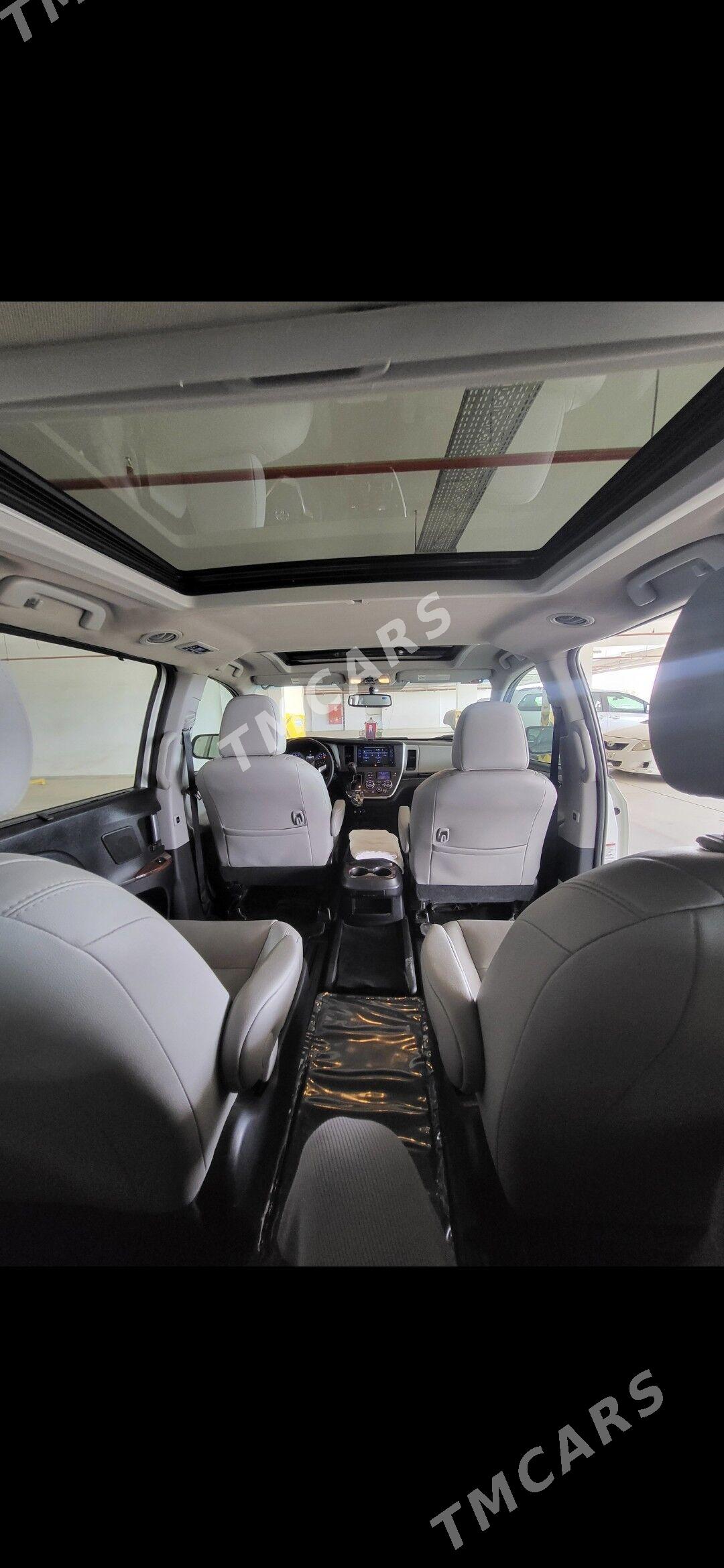 Toyota Sienna 2018 - 470 000 TMT - 9 мкр - img 8