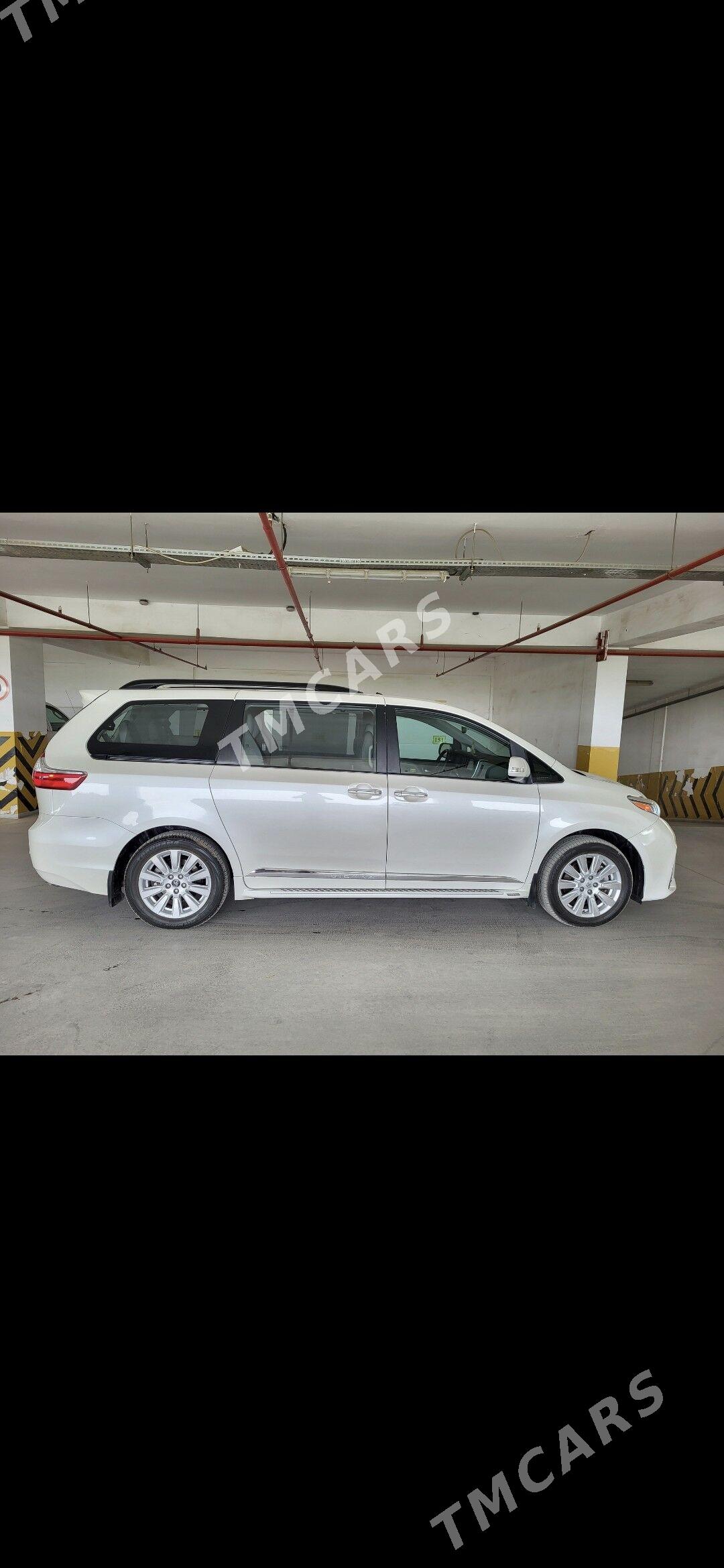 Toyota Sienna 2018 - 470 000 TMT - 9 мкр - img 3