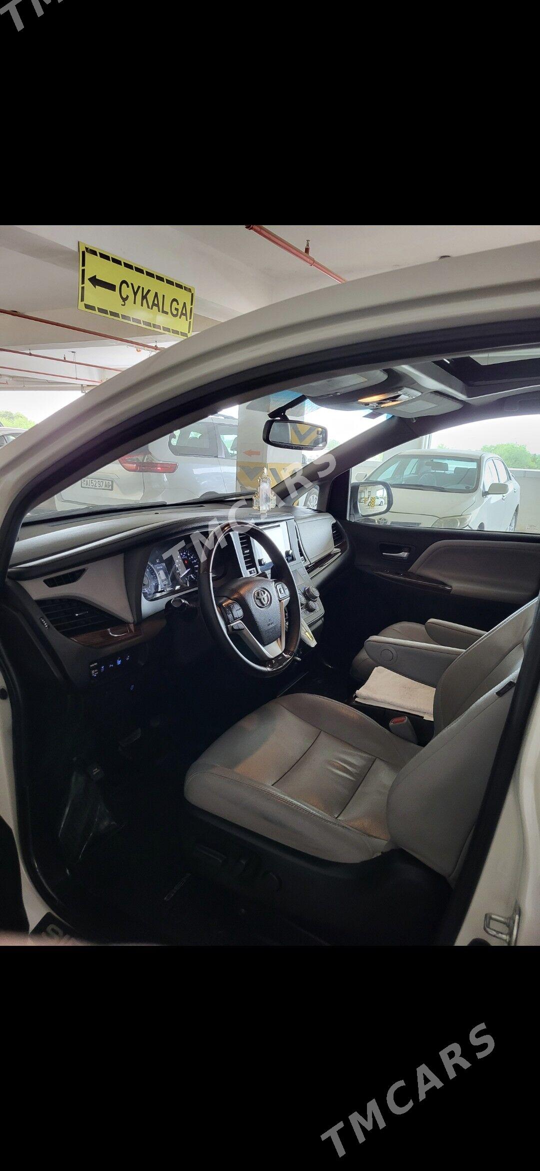 Toyota Sienna 2018 - 470 000 TMT - 9 мкр - img 7