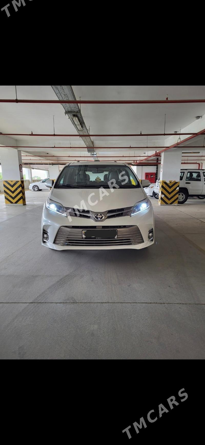 Toyota Sienna 2018 - 470 000 TMT - 9 мкр - img 2