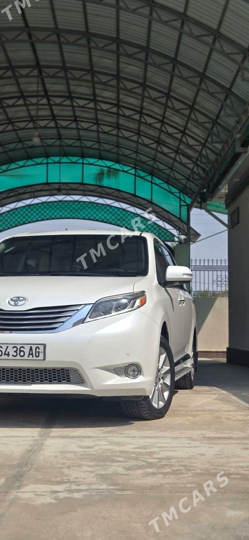 Toyota Sienna 2015 - 460 000 TMT - Aşgabat - img 8