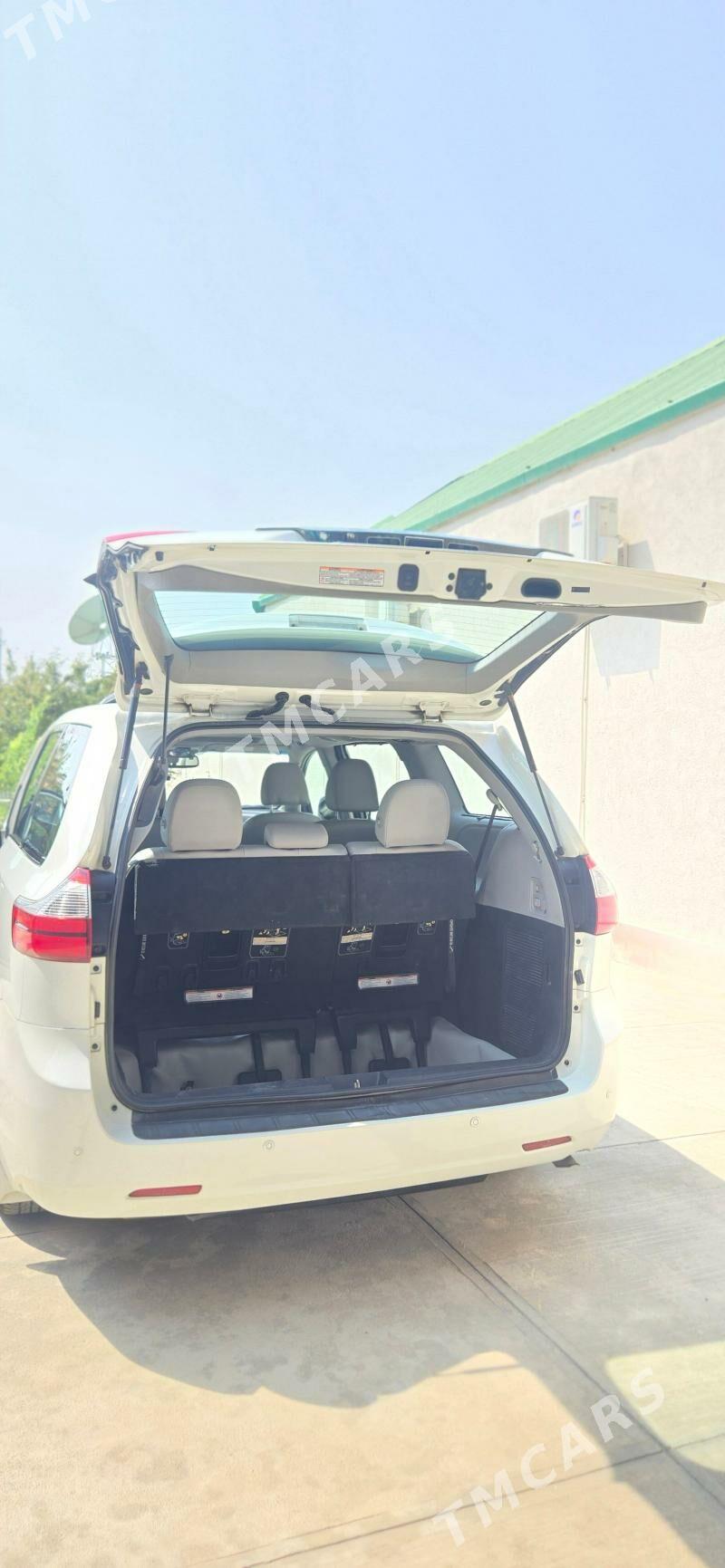 Toyota Sienna 2015 - 460 000 TMT - Aşgabat - img 6