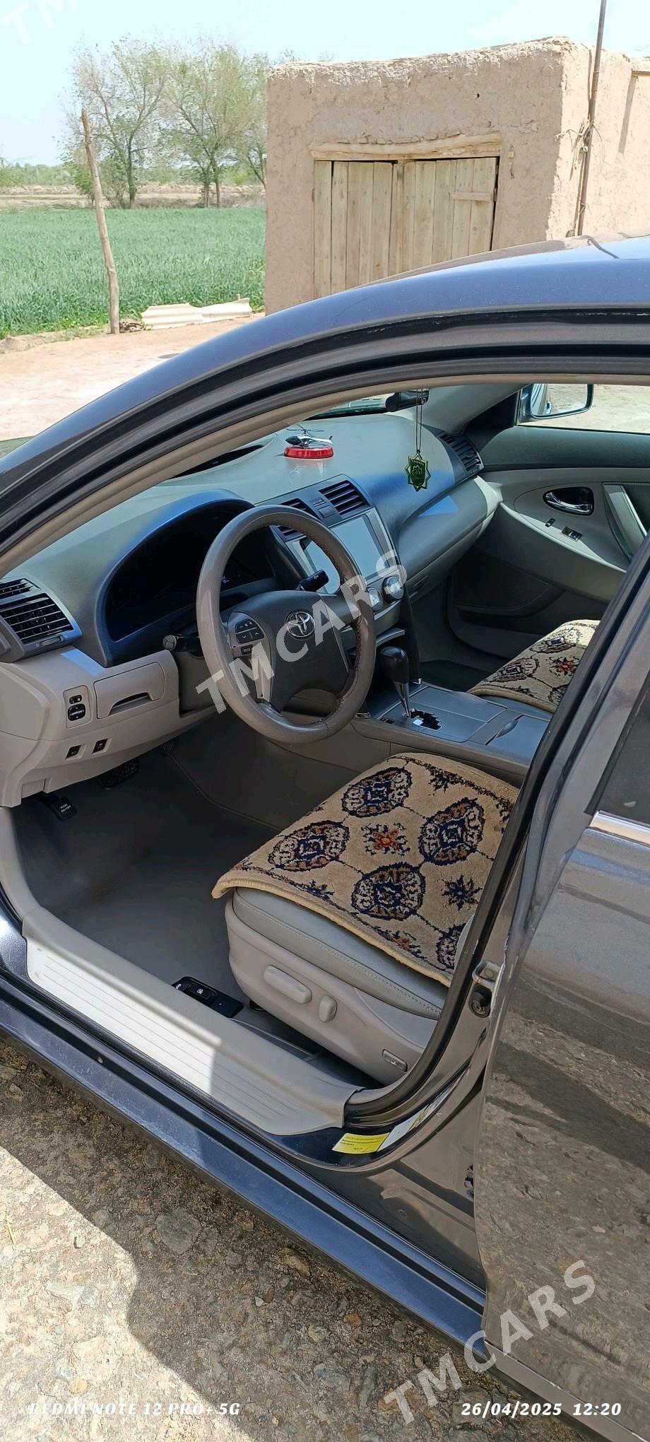 Toyota Camry 2010 - 170 000 TMT - Акдепе - img 4
