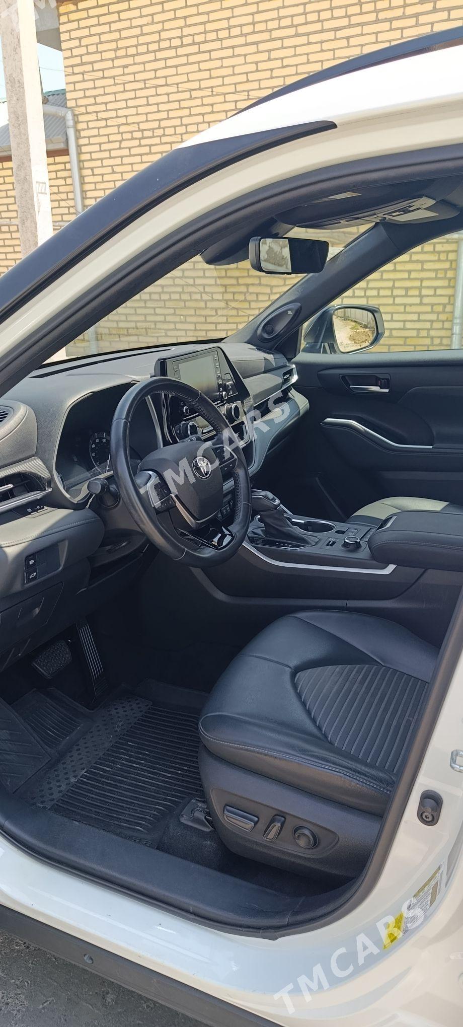 Toyota Highlander 2021 - 620 000 TMT - Мары - img 2