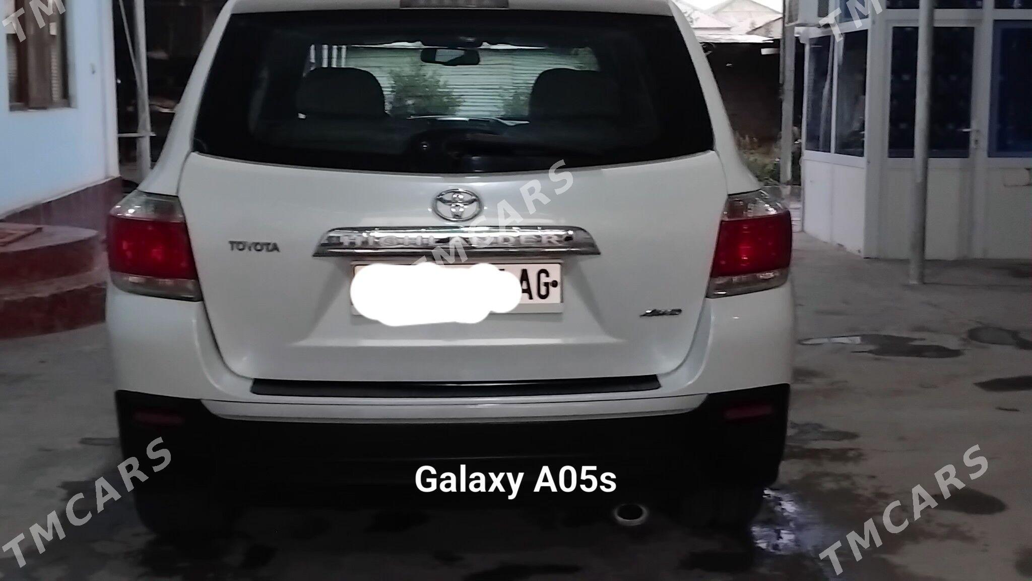 Toyota Highlander 2011 - 330 000 TMT - Aşgabat - img 2