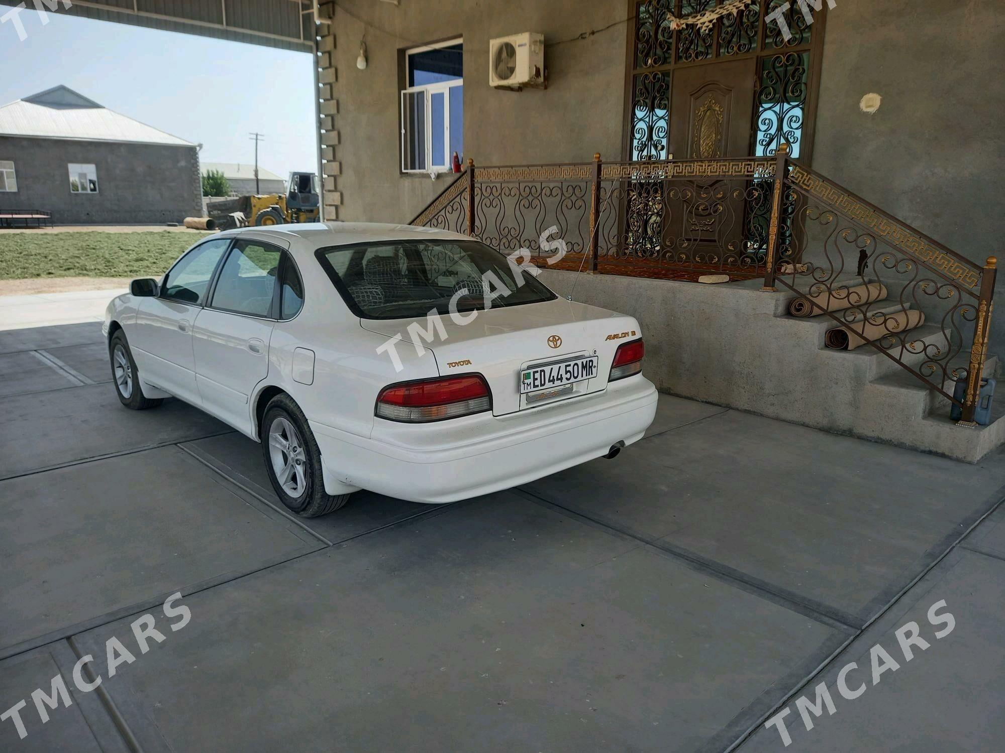 Toyota Avalon 1996 - 125 000 TMT - Байрамали - img 4