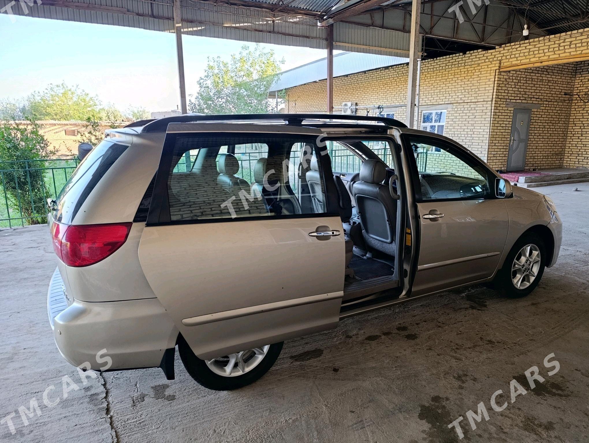 Toyota Sienna 2006 - 260 000 TMT - Каракумский этрап - img 7