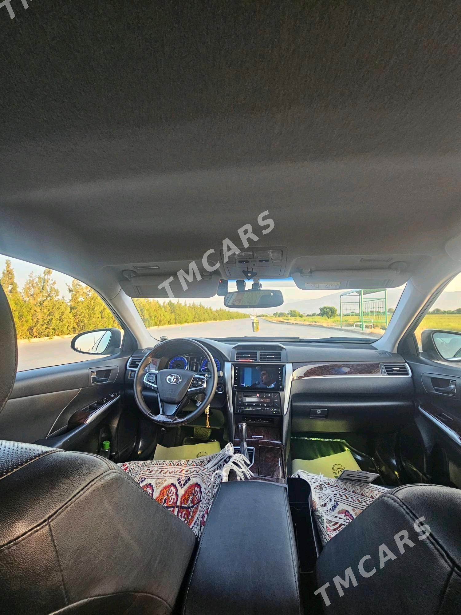 Toyota Camry 2017 - 430 000 TMT - Бузмеин - img 2