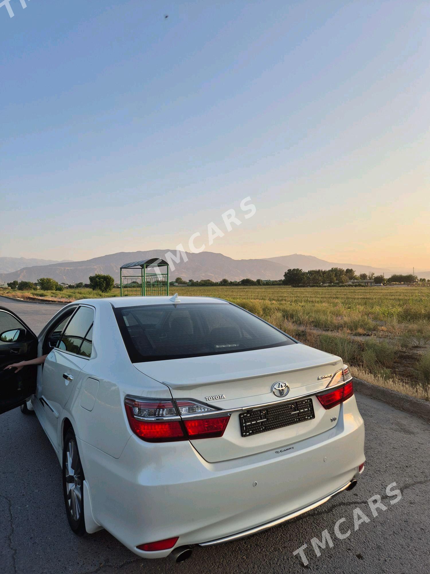 Toyota Camry 2017 - 430 000 TMT - Бузмеин - img 5