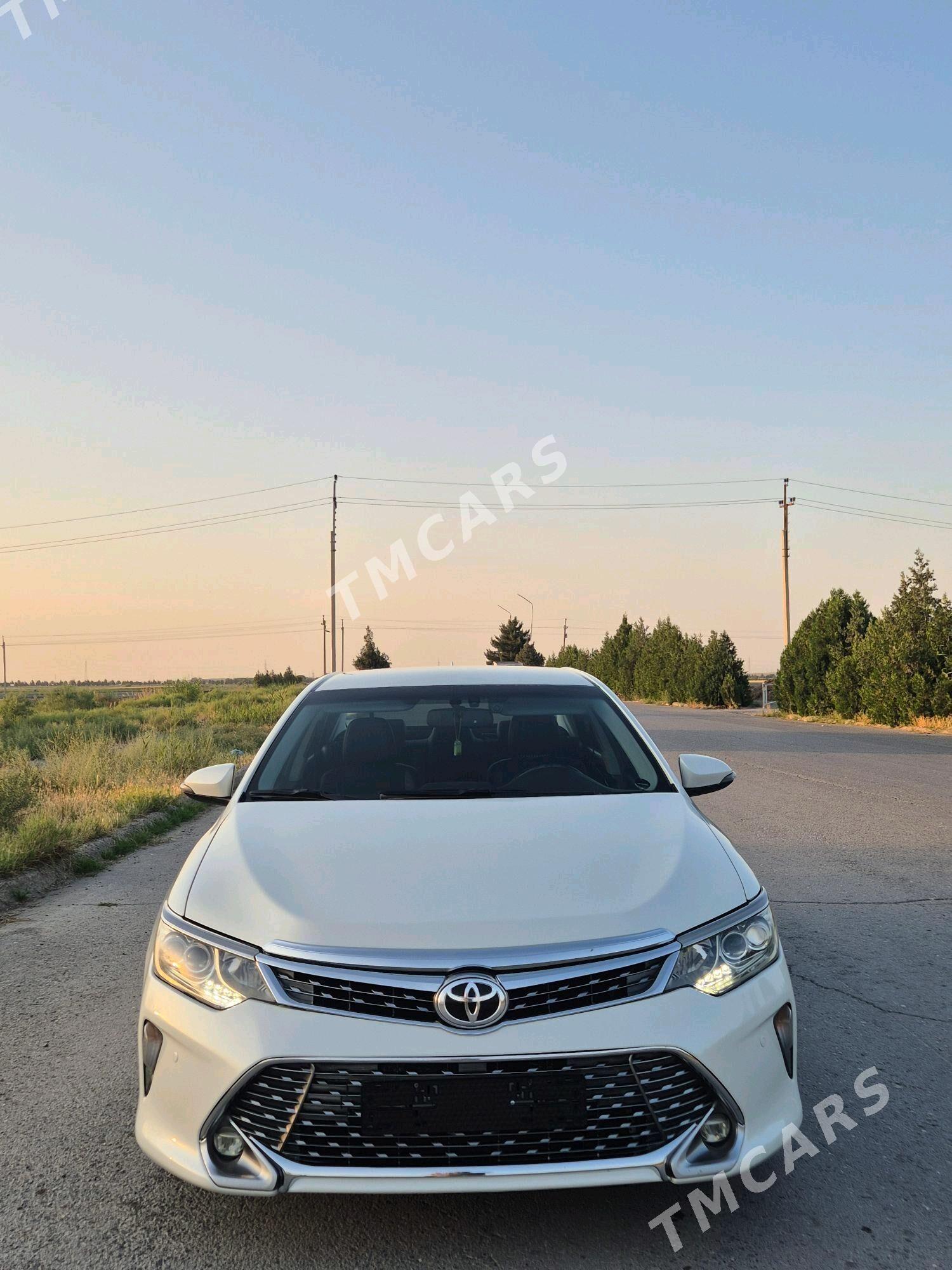 Toyota Camry 2017 - 430 000 TMT - Бузмеин - img 6