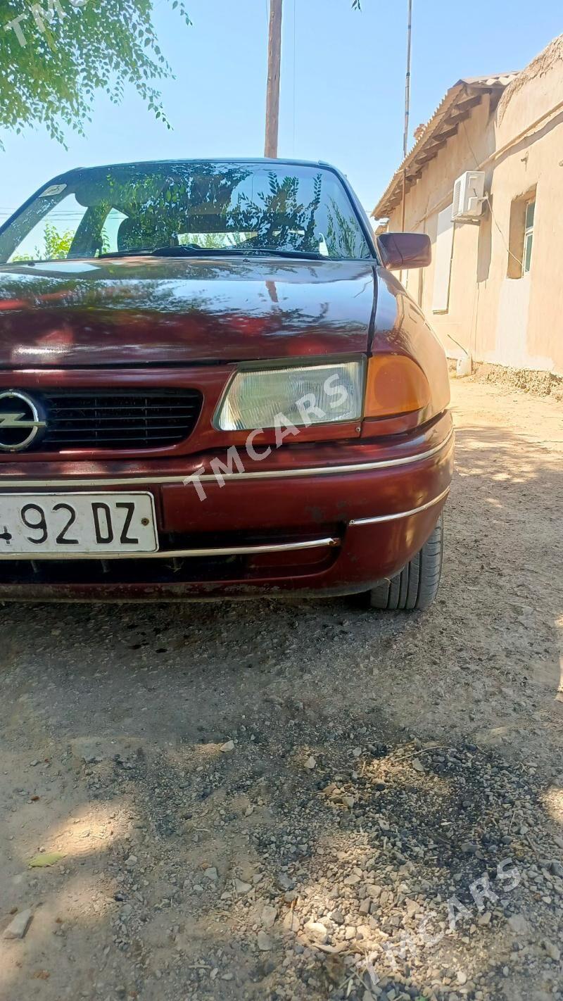 Opel Astra 1993 - 28 000 TMT - Губадаг - img 3