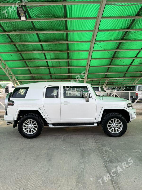 Toyota FJ Cruiser 2009 - 420 000 TMT - Aşgabat - img 4