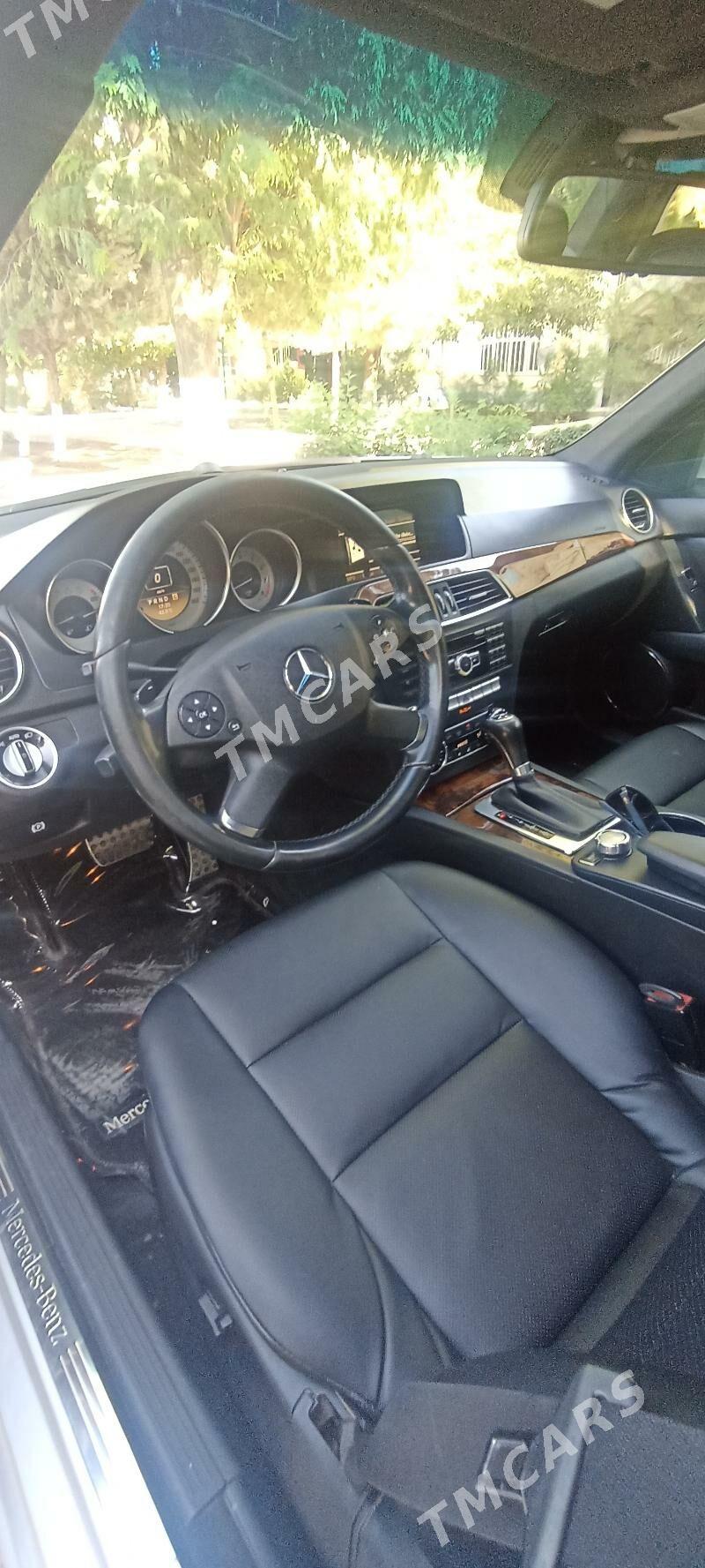Mercedes-Benz C300 2012 - 235 000 TMT - Ашхабад - img 6