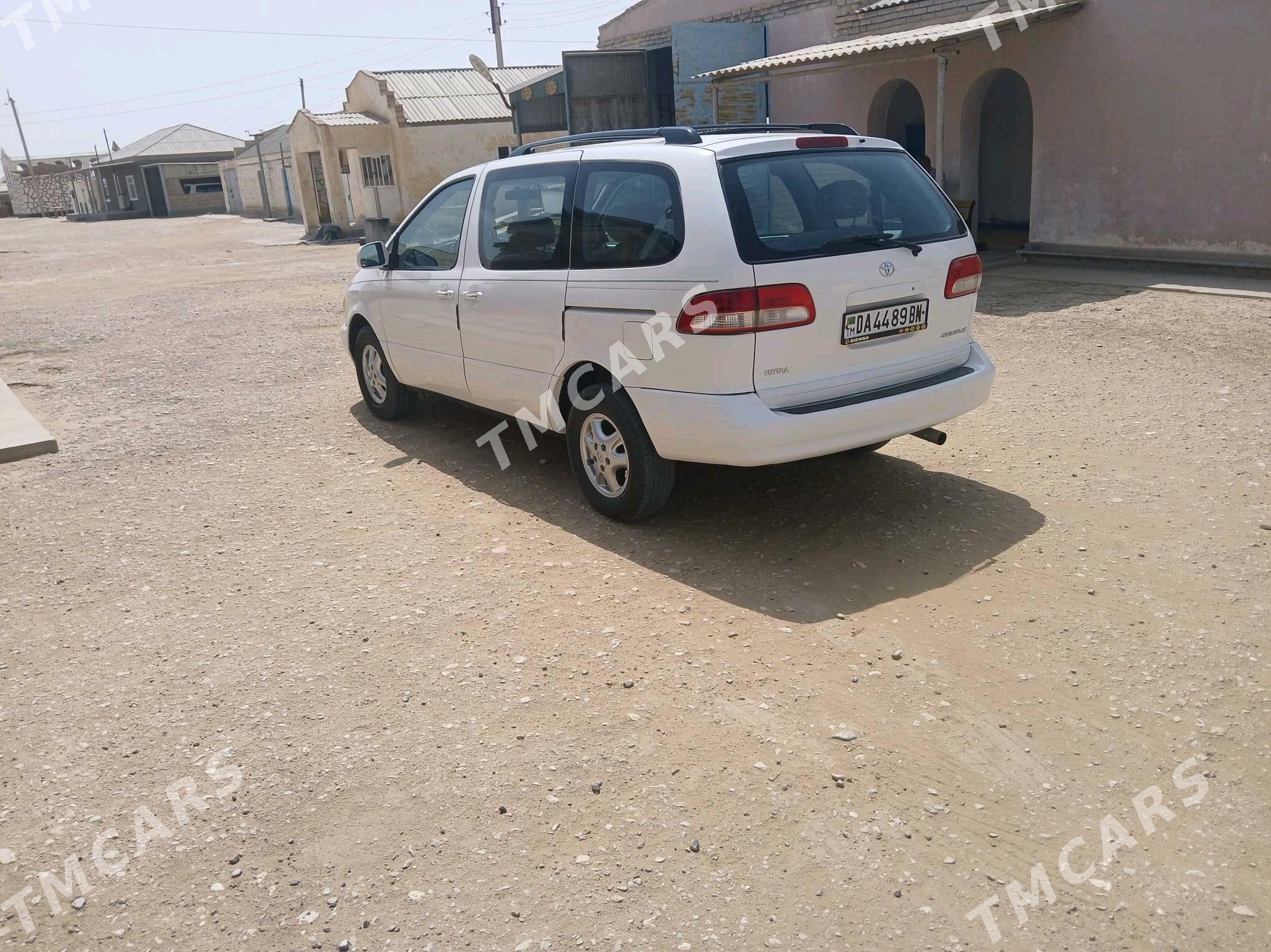 Toyota Sienna 2001 - 150 000 TMT - Esenguly - img 3