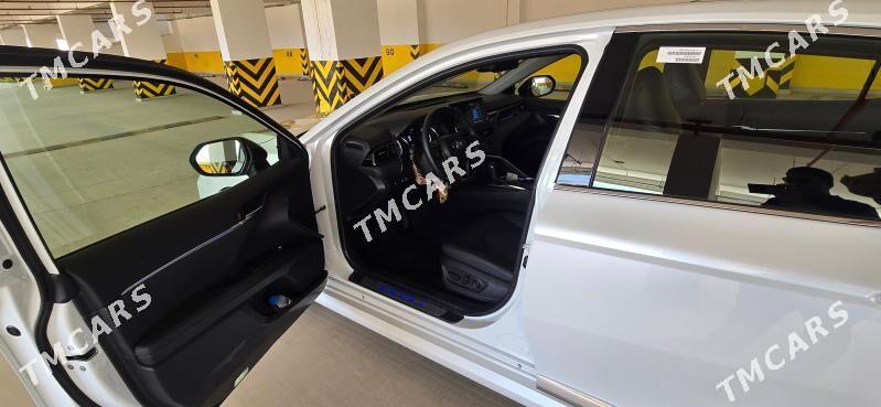 Toyota Camry 2023 - 688 000 TMT - Aşgabat - img 3