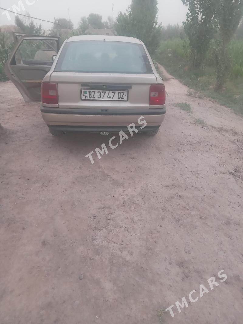 Opel Vectra 1991 - 20 000 TMT - Gubadag - img 4