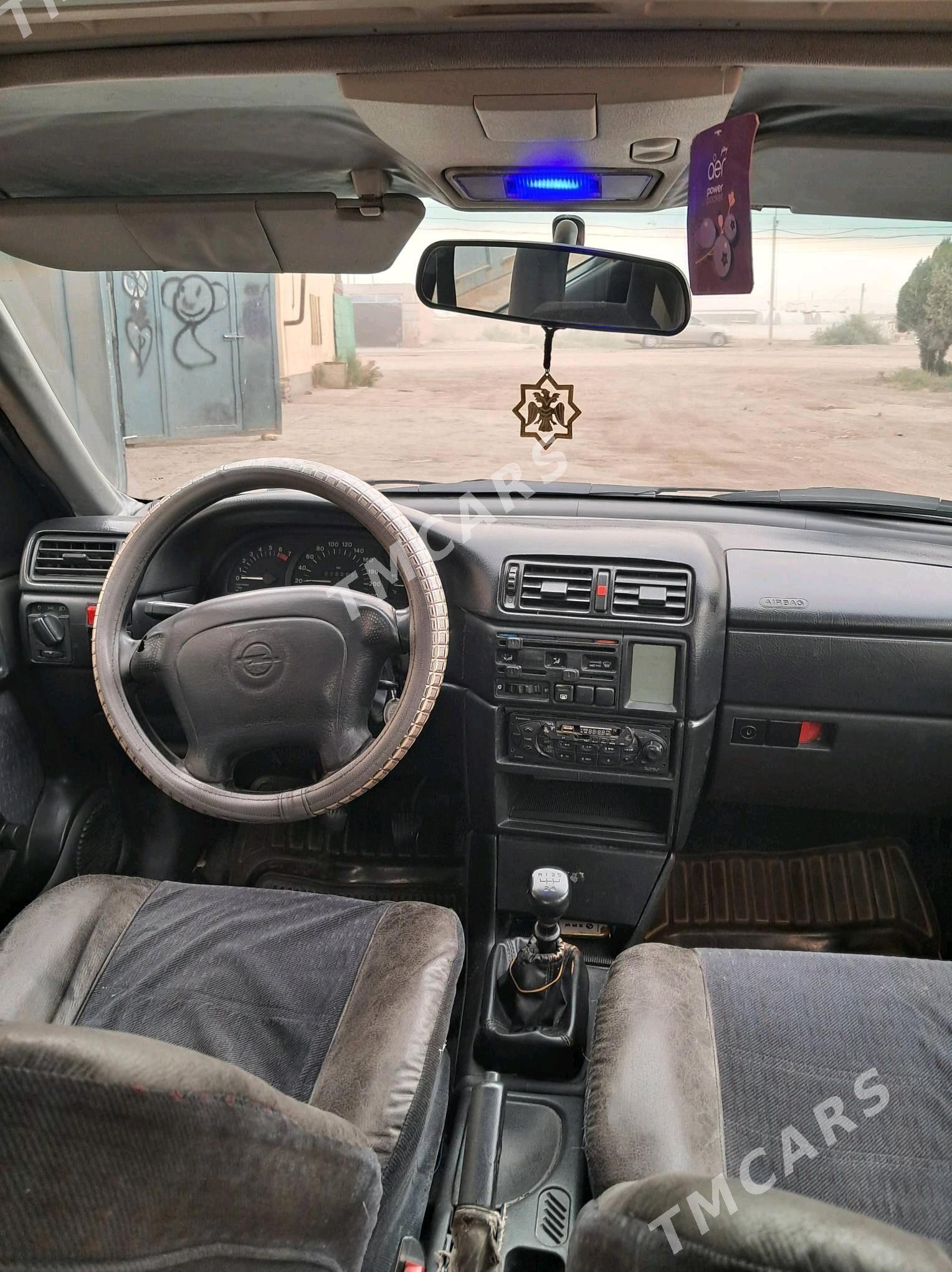 Opel Vectra 1993 - 45 000 TMT - Gubadag - img 4