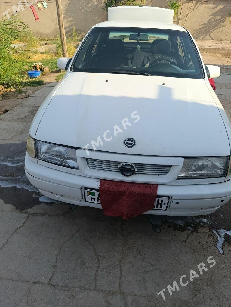 Opel Vectra 1990 - 40 000 TMT - Sarahs - img 2