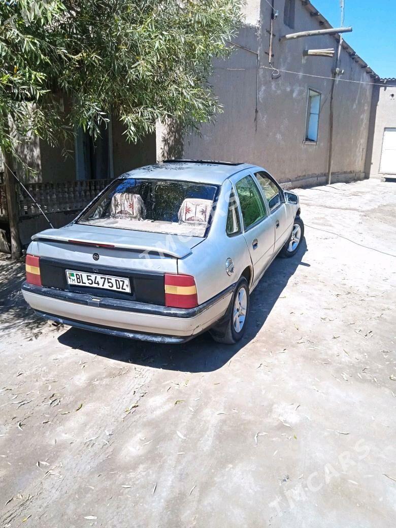 Opel Astra 1990 - 26 000 TMT - Gurbansoltan Eje - img 2