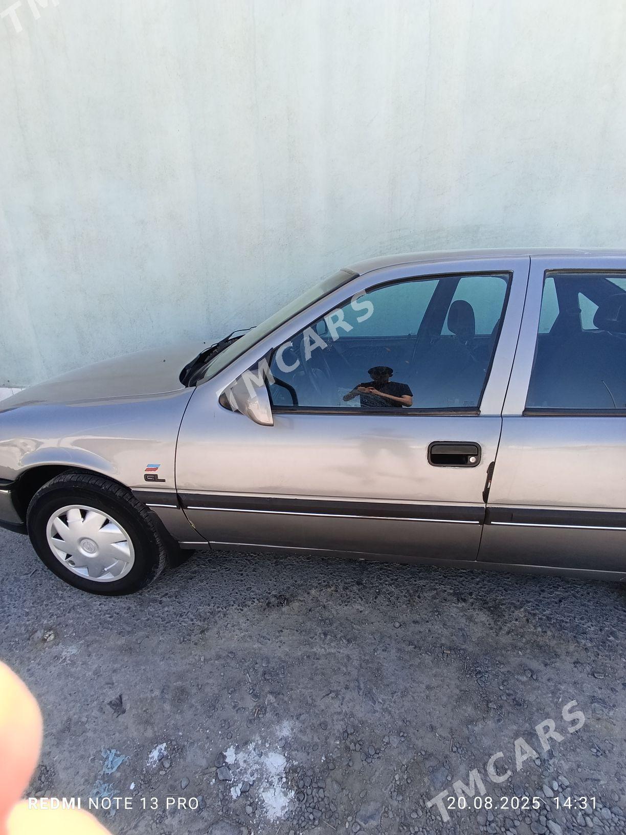 Opel Vectra 1992 - 40 000 TMT - Сакарчага - img 4