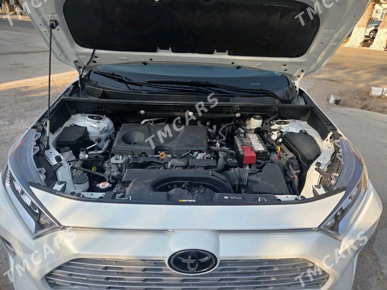Toyota RAV4 2021 - 380 000 TMT - Ёлётен - img 6