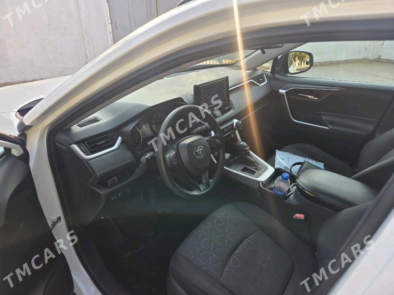 Toyota RAV4 2021 - 380 000 TMT - Ёлётен - img 5