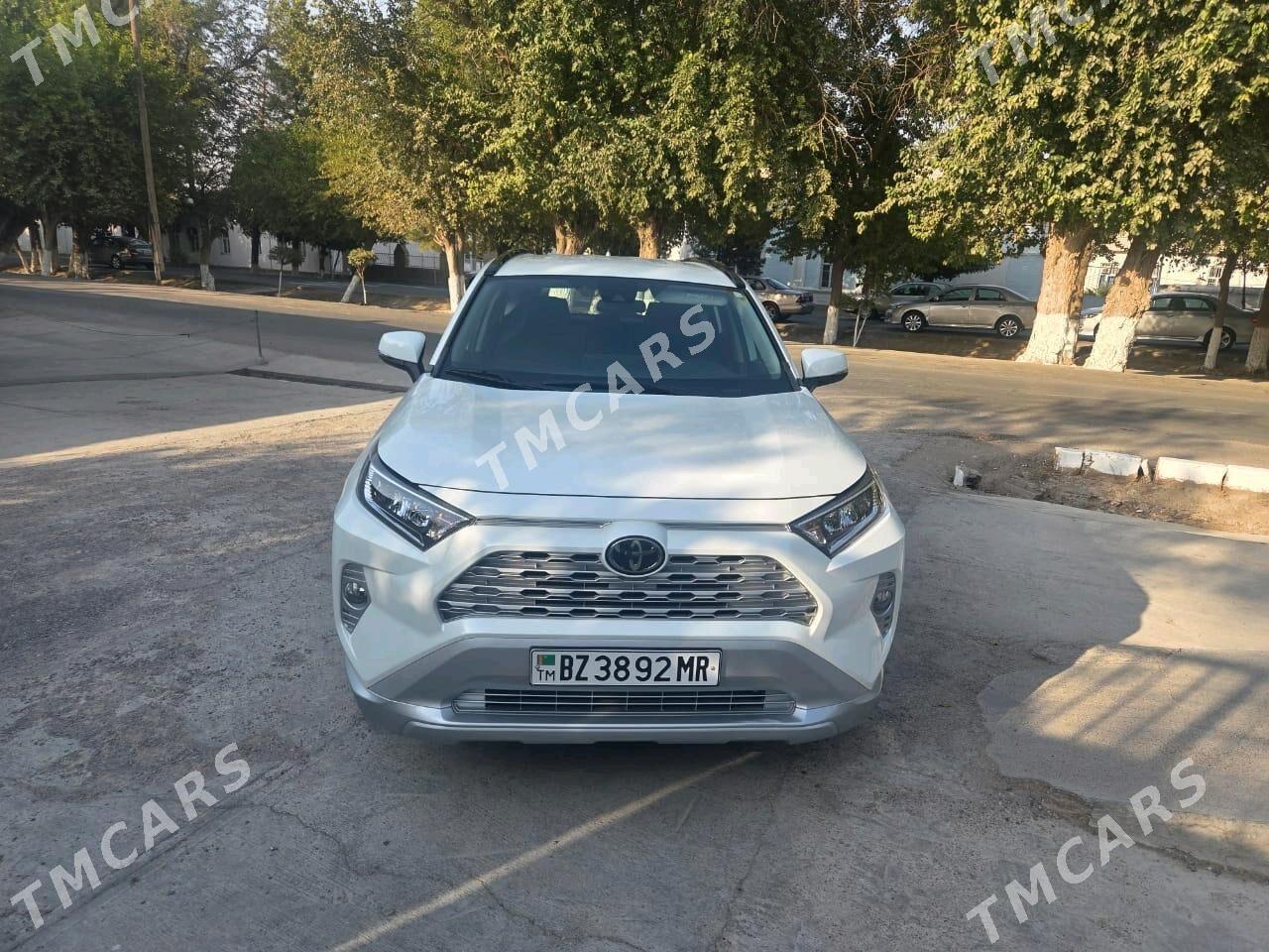 Toyota RAV4 2021 - 380 000 TMT - Ёлётен - img 10