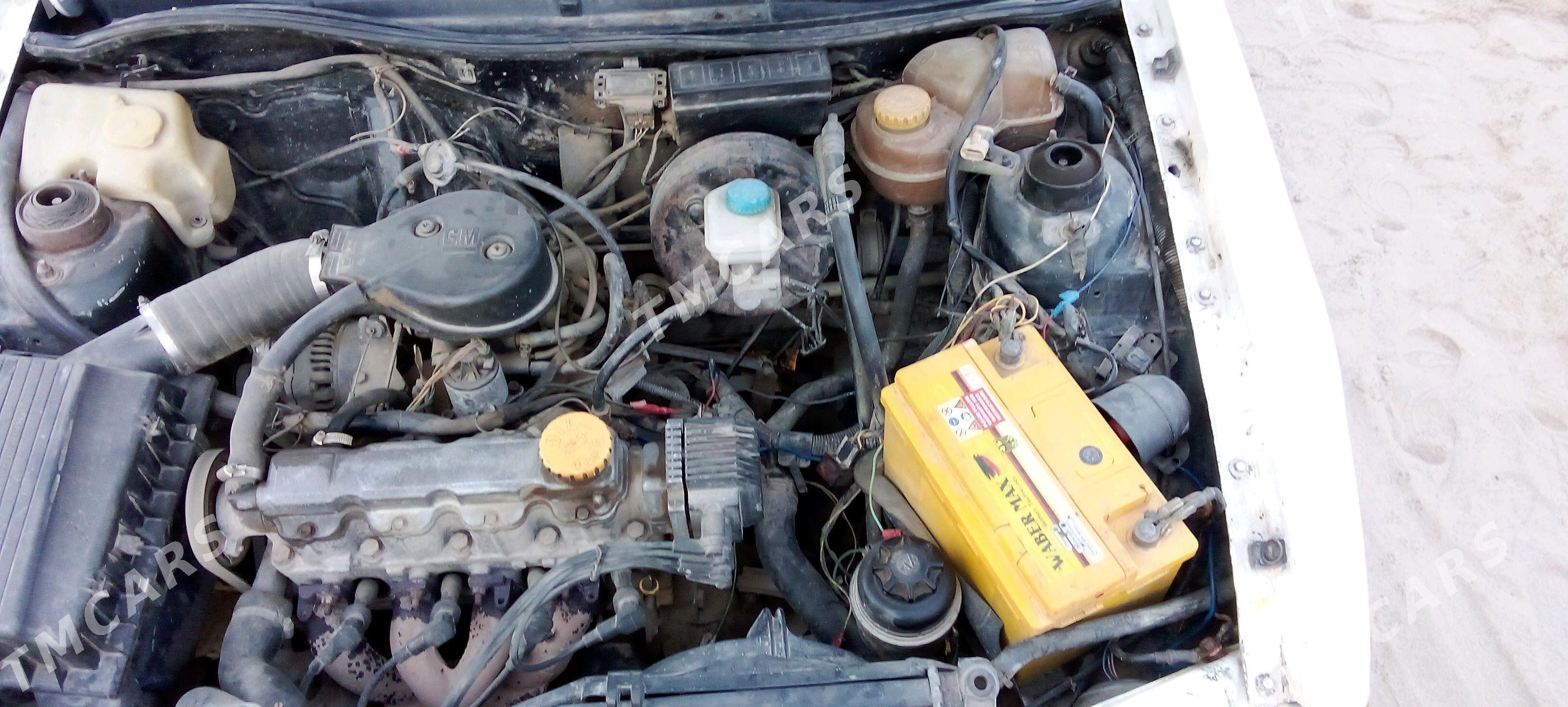 Opel Astra 1993 - 40 000 TMT - Губадаг - img 8