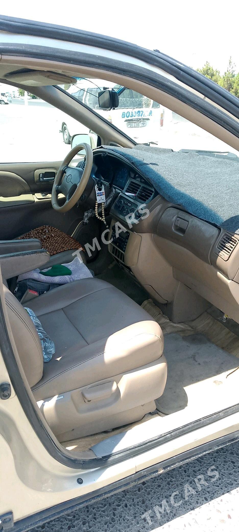 Toyota Sienna 2001 - 120 000 TMT - Мары - img 7