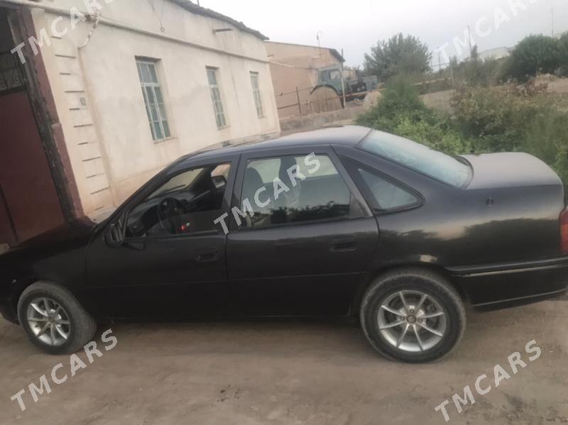 Opel Vectra 1993 - 23 000 TMT - Фарап - img 3