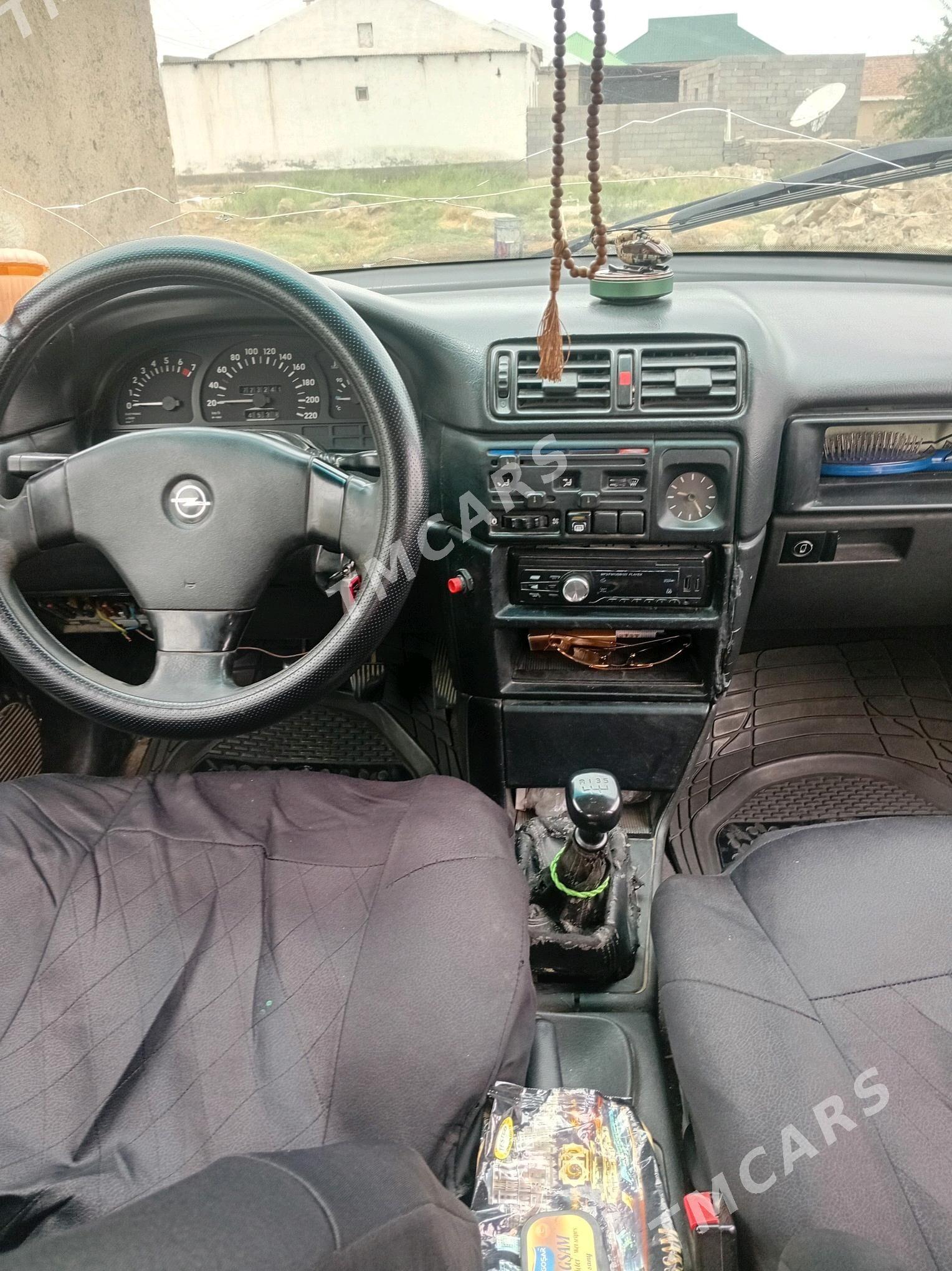 Opel Vectra 1992 - 20 000 TMT - Bäherden - img 3