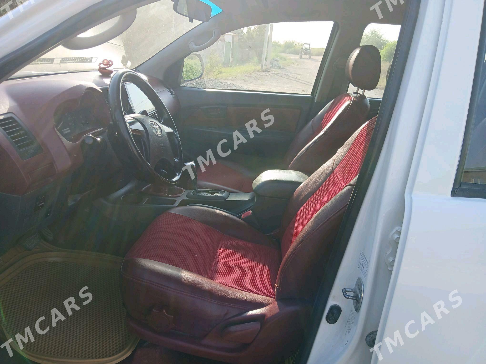 Toyota Hilux 2013 - 320 000 TMT - Köýtendag - img 2