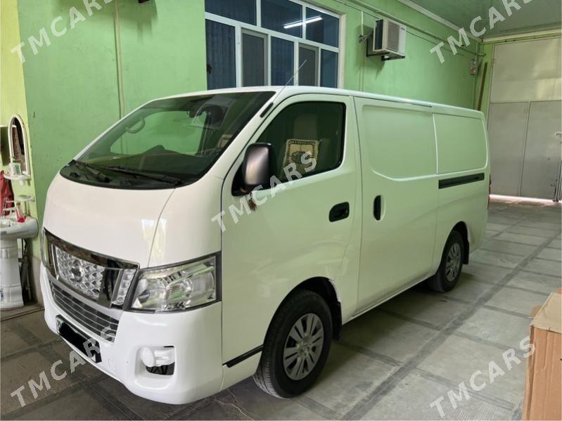 Nissan Urvan 2014 - 240 000 TMT - Mary - img 2