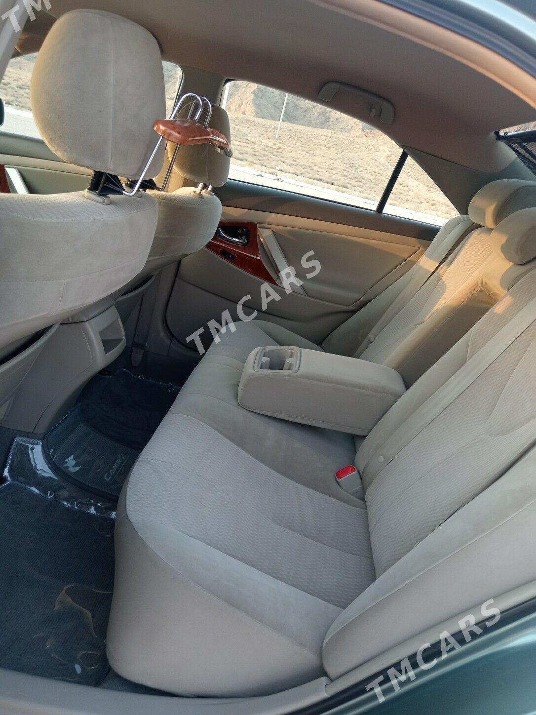 Toyota Camry 2010 - 210 000 TMT - Балканабат - img 2