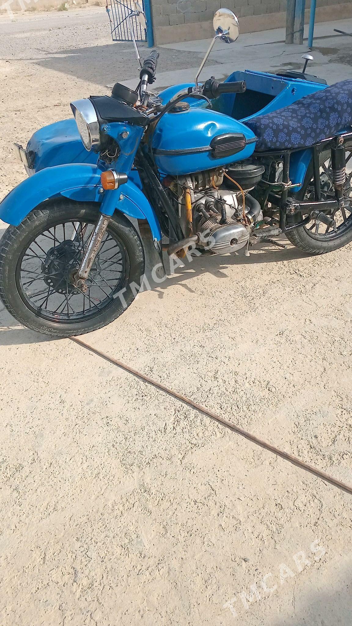 Ural 4320 1987 - 6 000 TMT - Bäherden - img 3