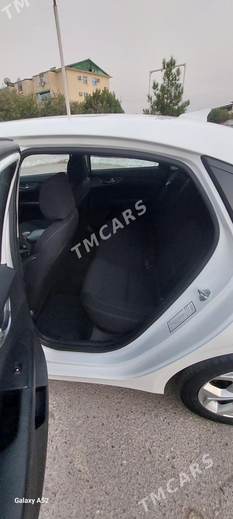 Kia Forte 2021 - 240 000 TMT - Бузмеин - img 2