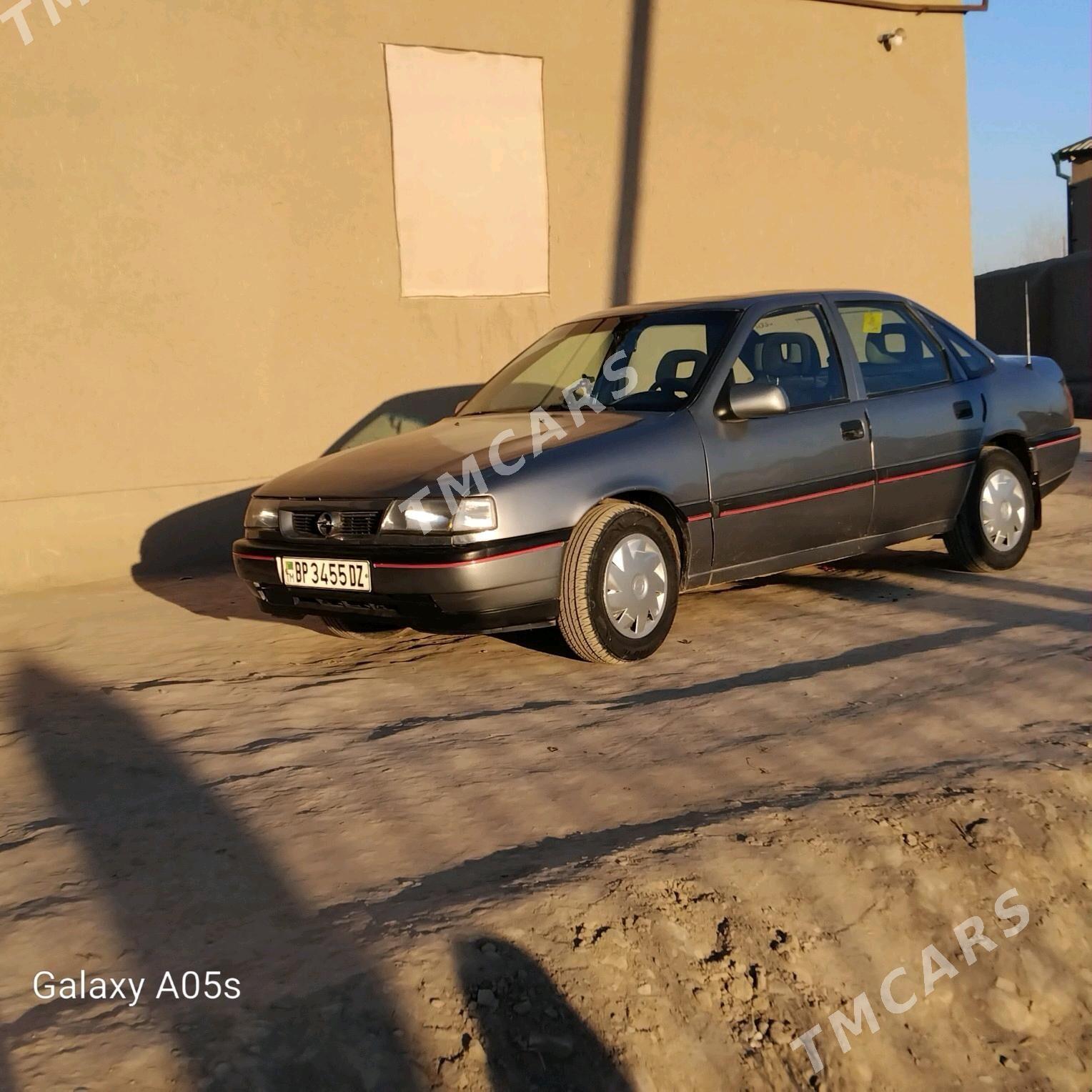 Opel Vectra 1992 - 37 000 TMT - Губадаг - img 2