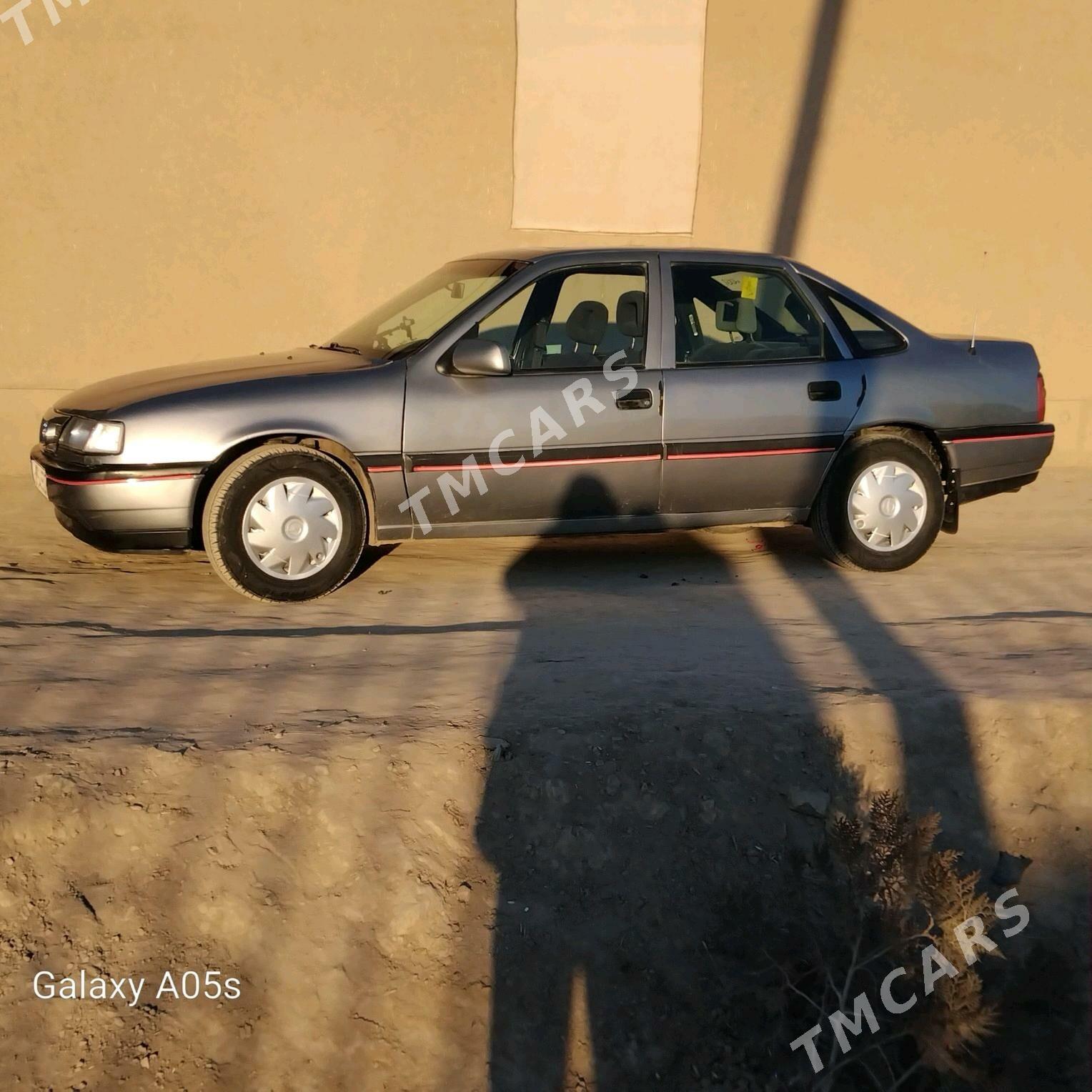 Opel Vectra 1992 - 37 000 TMT - Губадаг - img 4