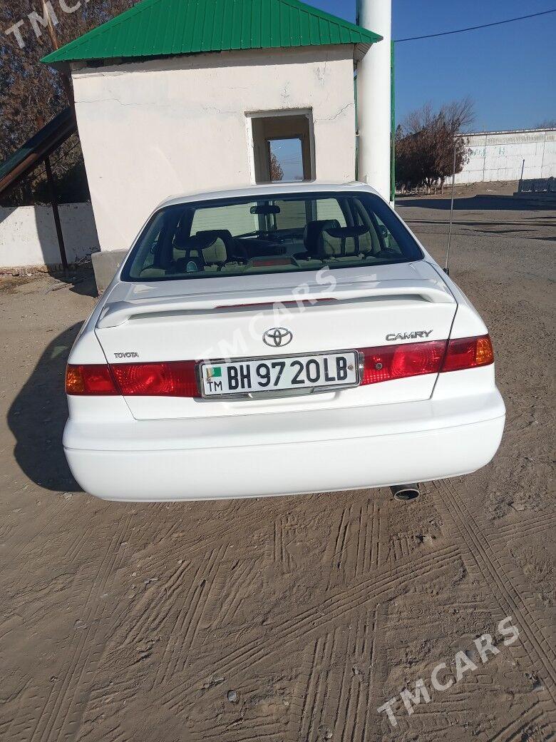 Toyota Camry 1998 - 120 000 TMT - Darganata - img 3