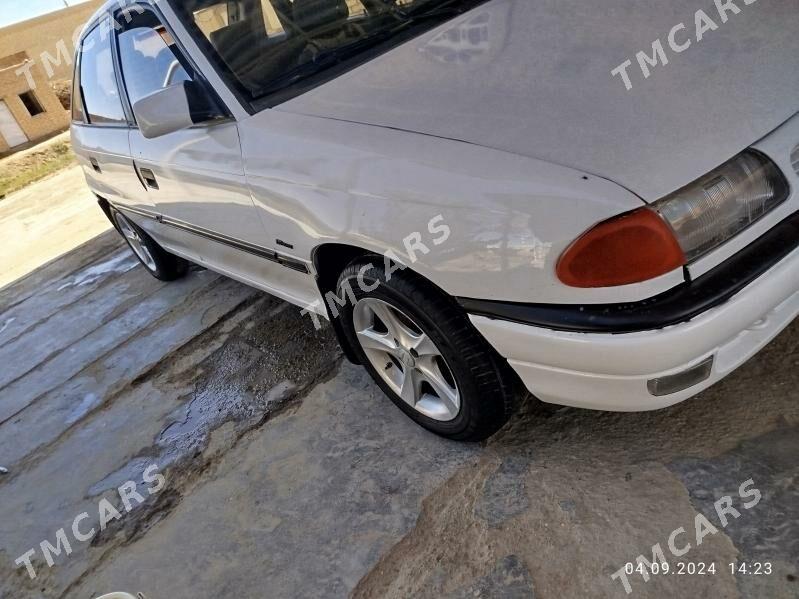 Opel Astra 1992 - 29 000 TMT - Мары - img 2