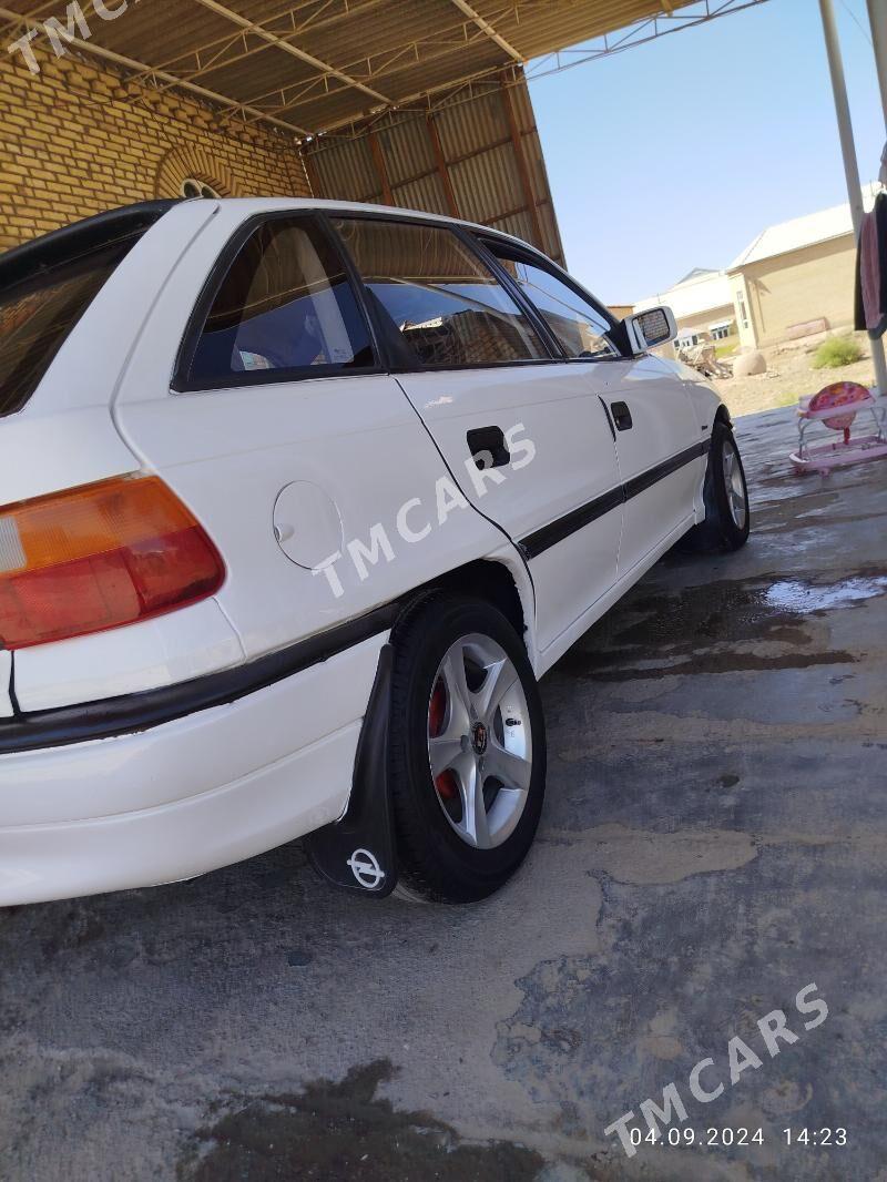 Opel Astra 1992 - 29 000 TMT - Мары - img 3