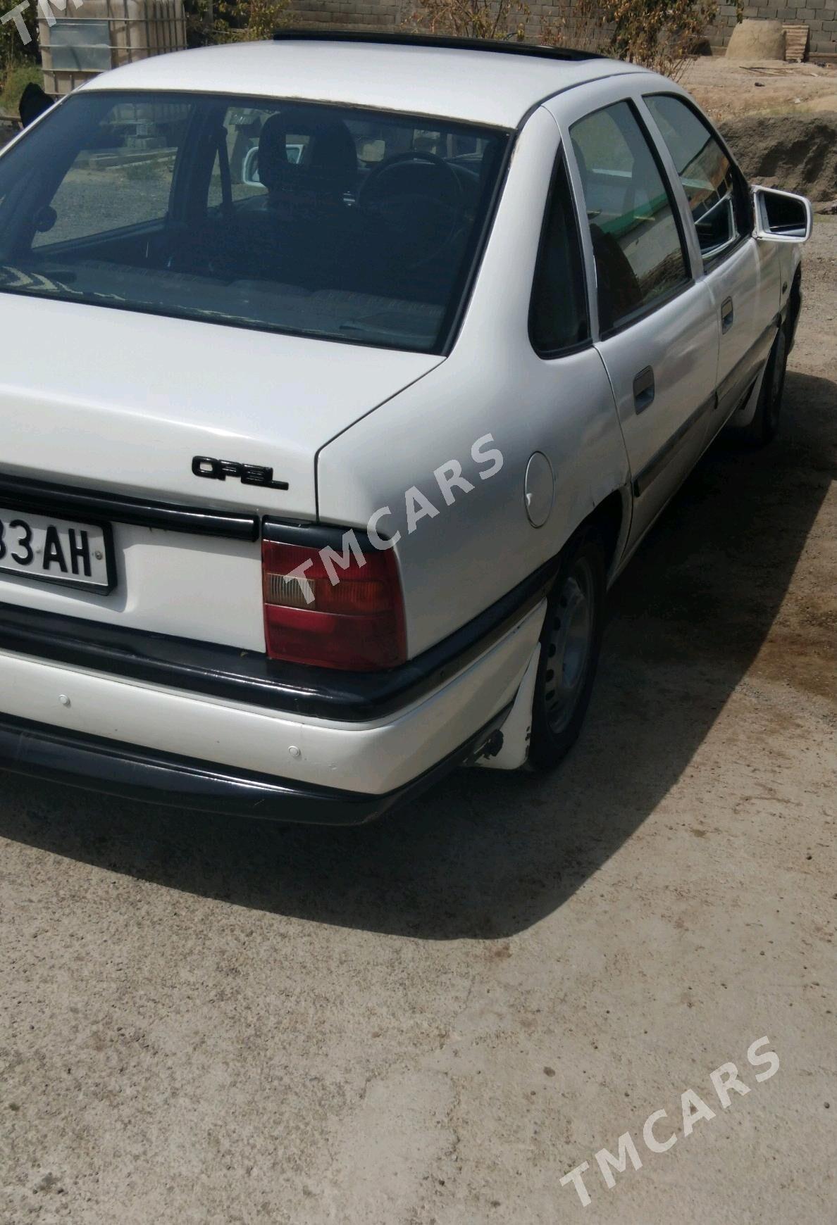Opel Vectra 1994 - 25 000 TMT - Tejen - img 2