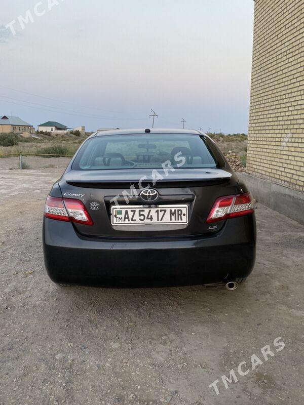 Toyota Camry 2011 - 185 000 TMT - Туркменабат - img 2