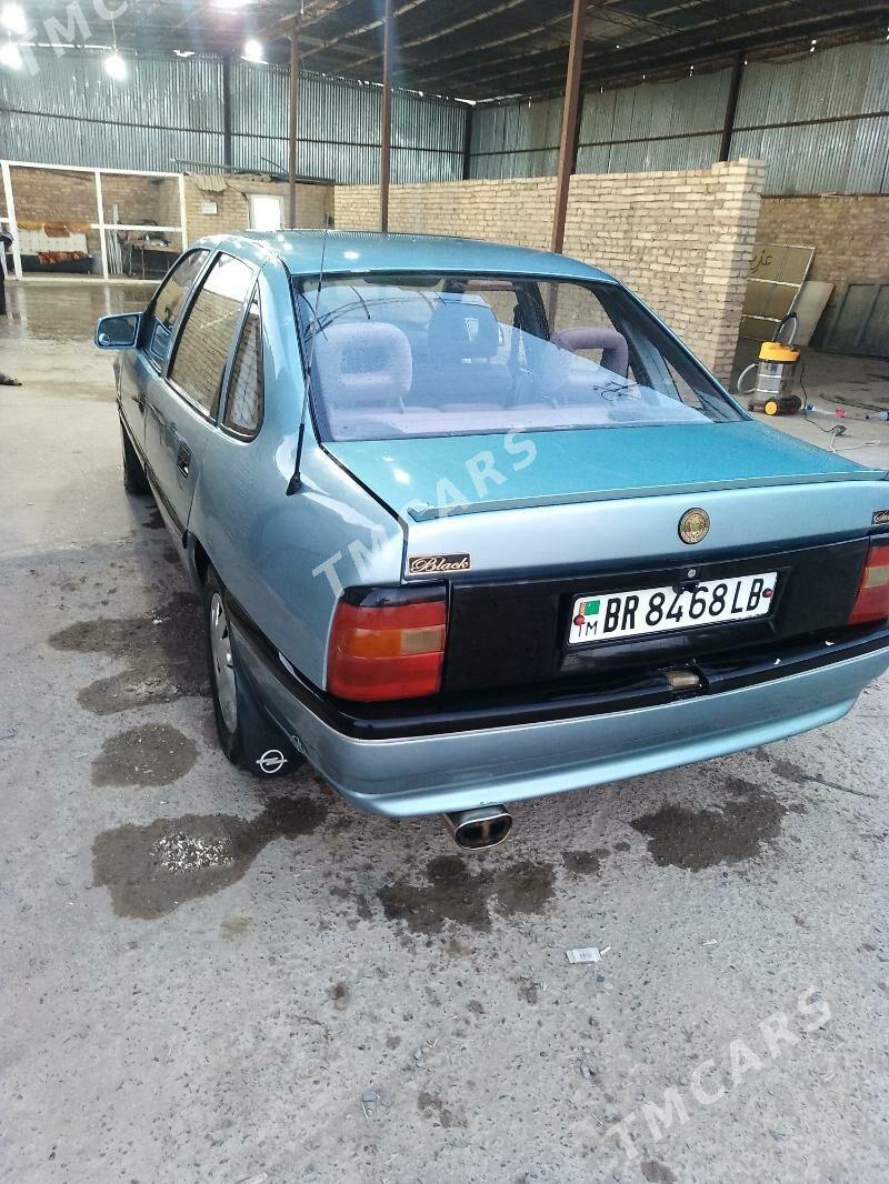 Opel Vectra 1990 - 30 000 TMT - Çärjew - img 6