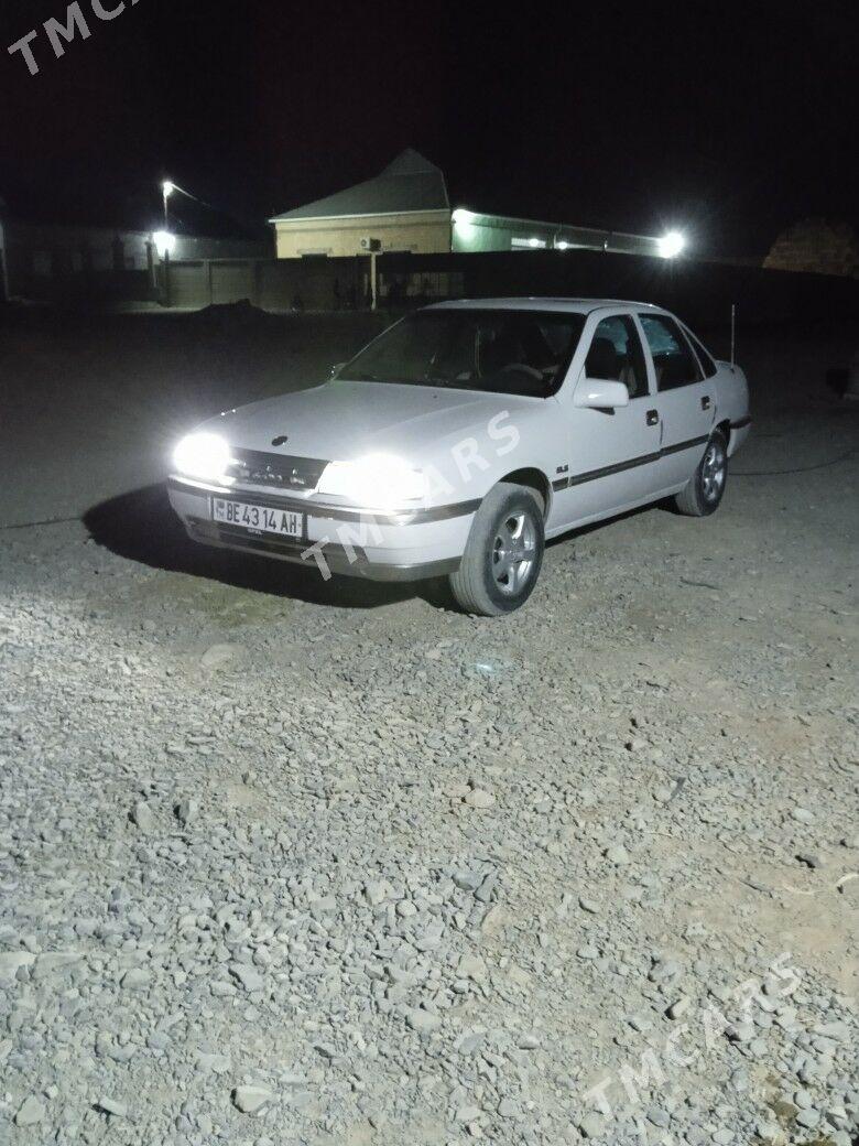Opel Vectra 1991 - 45 000 TMT - Бахарден - img 5