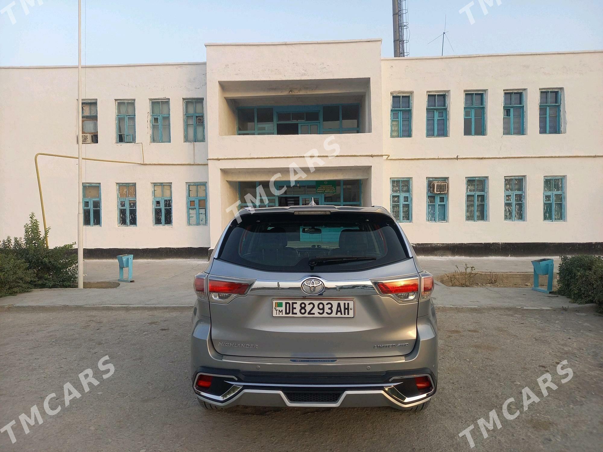 Toyota Highlander 2015 - 430 000 TMT - Бахарден - img 3