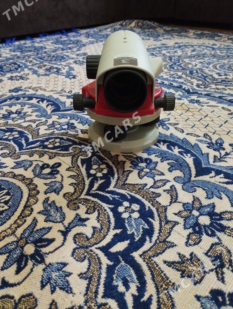 Leica niwelir NA 720 - Hazar - img 2