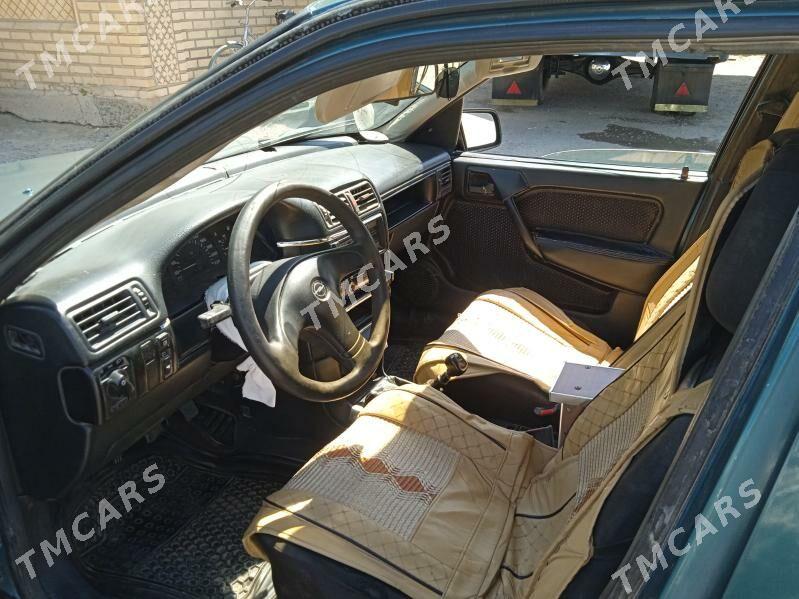 Opel Vectra 1995 - 35 000 TMT - Дарганата - img 5