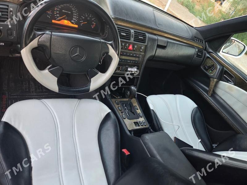Mercedes-Benz E500 1997 - 150 000 TMT - Mary - img 6
